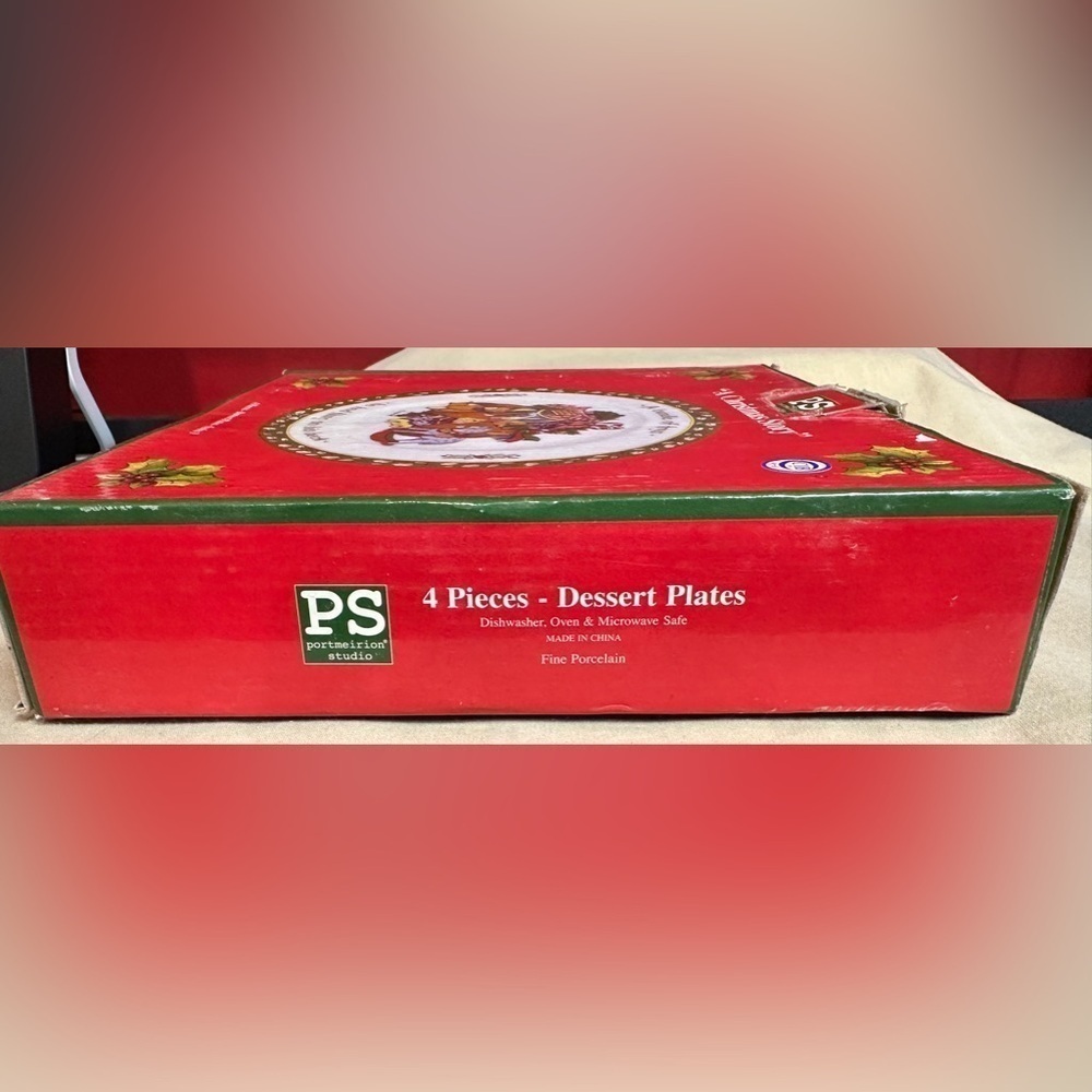 Portmeirion Studio “A Christmas Story” Series 3 Set of 4 Dessert Plates - Picture 10 of 12